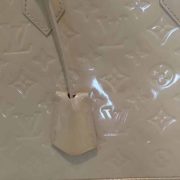Louis Vuitton Vernis Alma Pm Monogram Doctor Bag - Picture 5 of 17